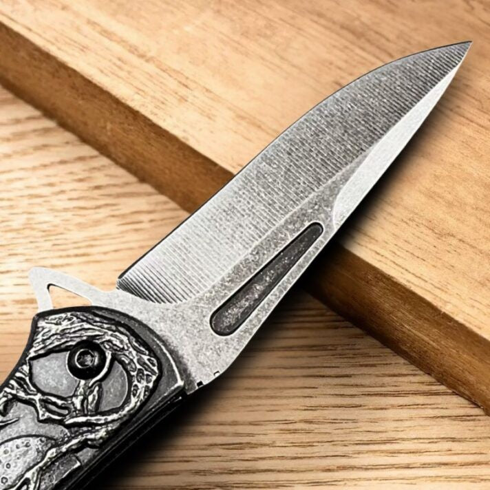 Canivete De Aço Inoxidavel Com Estampa De Lobo Em Relevo 17,5cm Saque Rápido C/ Clip E Trava